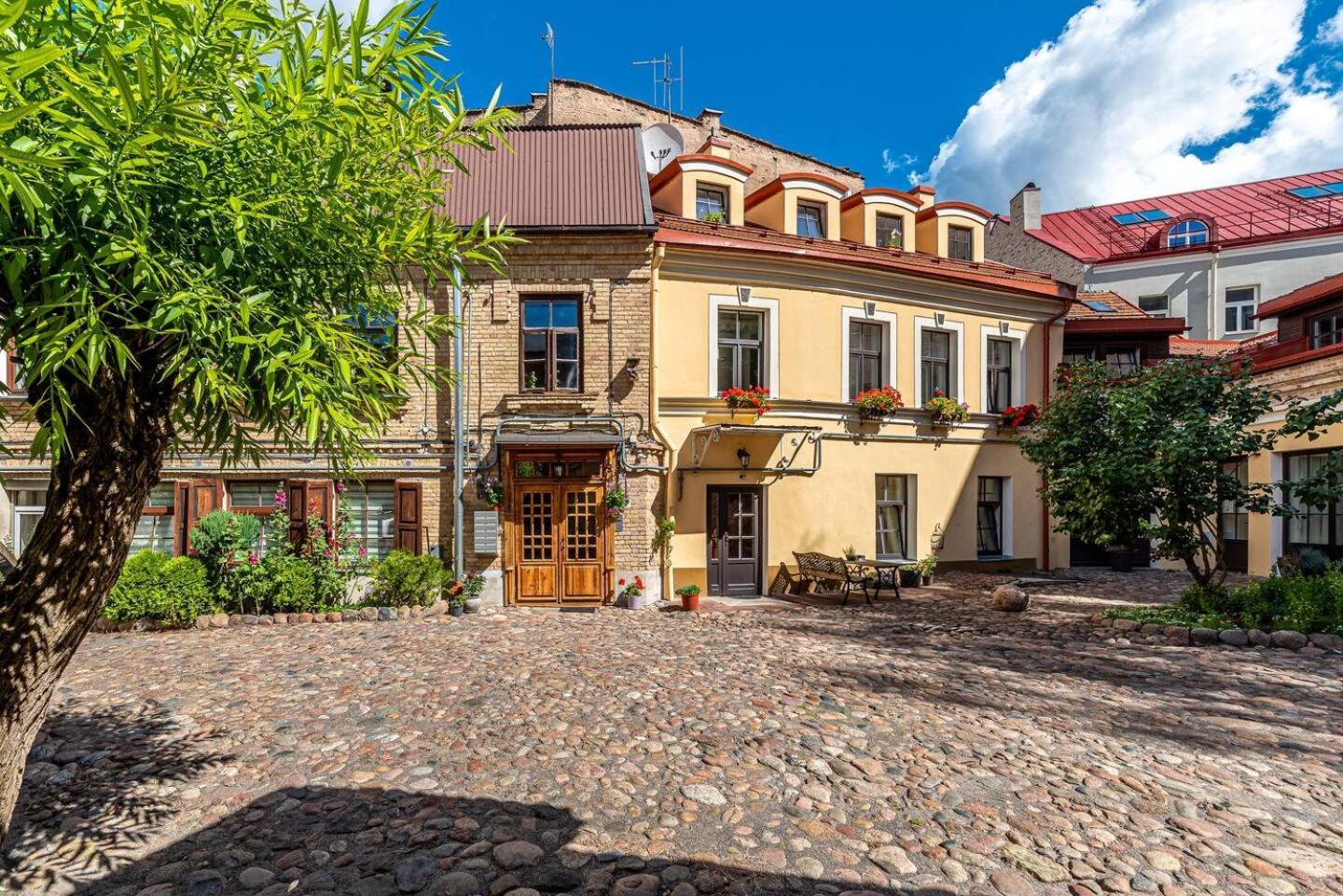 Oldtown #d Butas