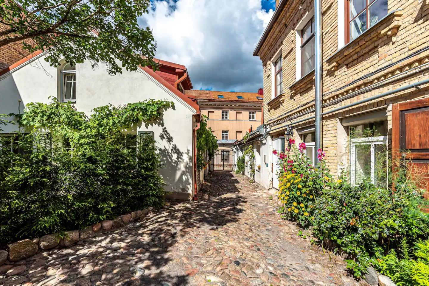 Butas Oldtown #d